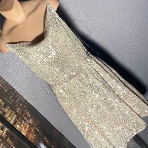 SO - NWT - soft flowy stretchy dress w silver sequins, lining, adj. straps - L